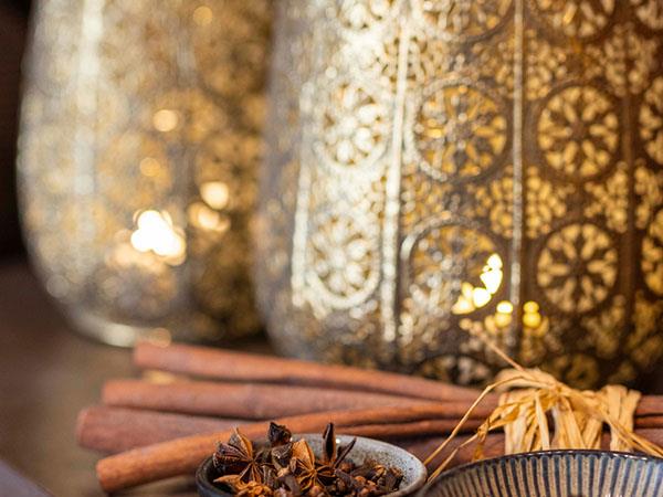 day spa lanterns and spice dish